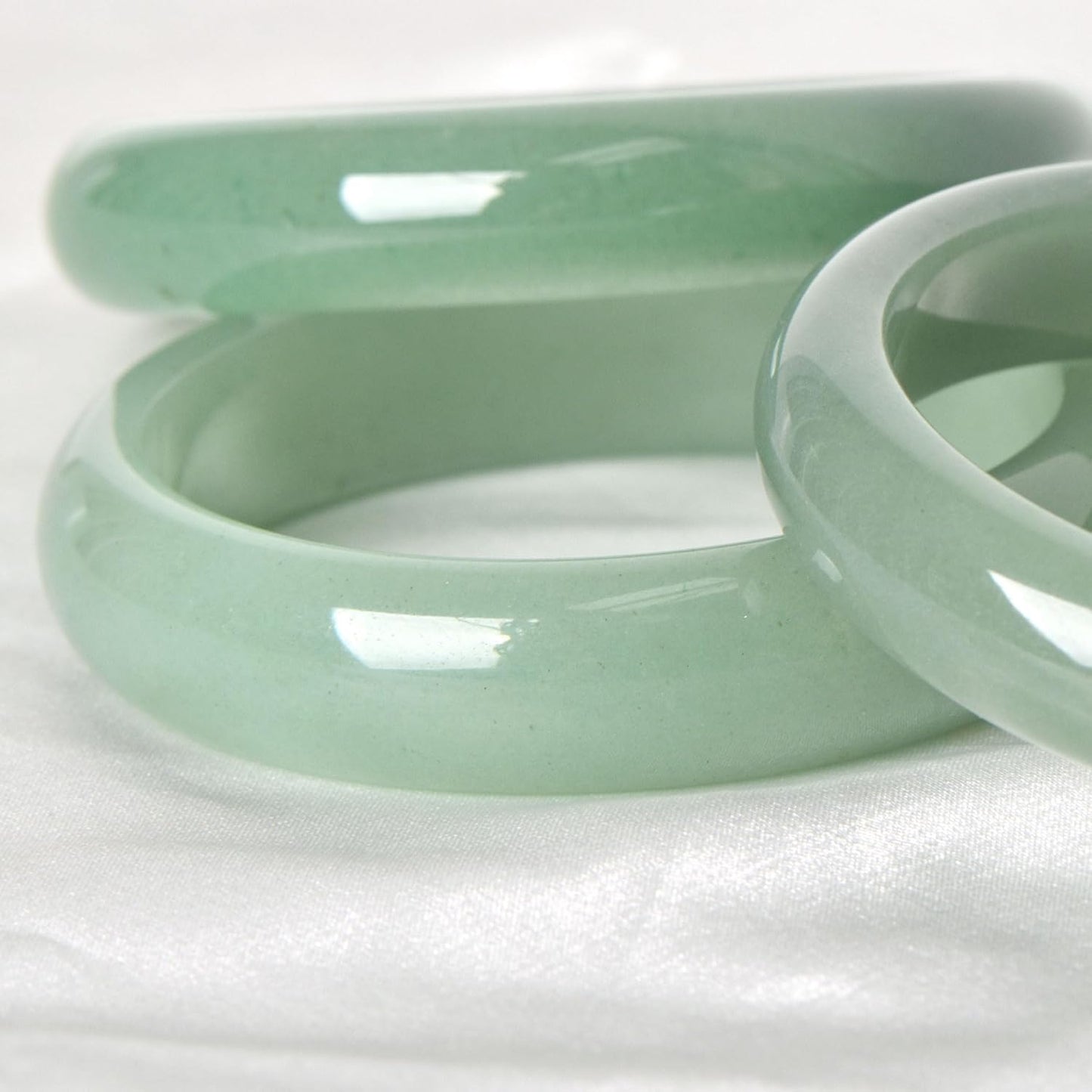 Green White Natural Jade Bangle Bracelet for Women Healing Protection Good Luck Natural Gemstone Fengshui Jewelry for Wife Mother's Day Gift for Mom (Light Green, 60-62mm diameter)