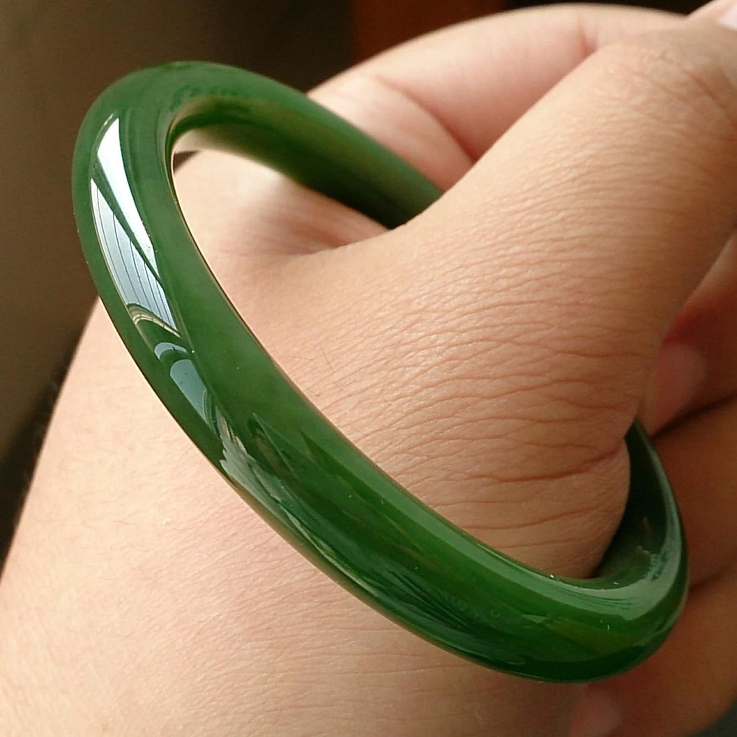 Natural Green Jade Bangle Bracelet for Women, Lucky Round Nephrite Jade 10mm Width Jewelry Gift (58mm)